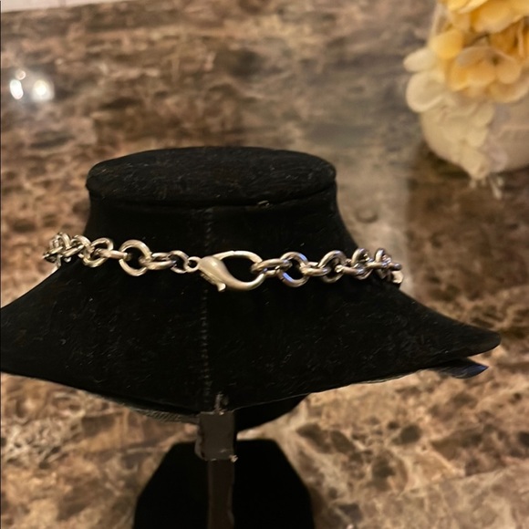 Stylish Silver Chain Bracelet - Picture 2 of 4